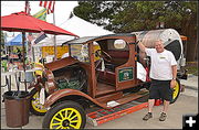 Roasted corn maker. Photo by Terry Allen.